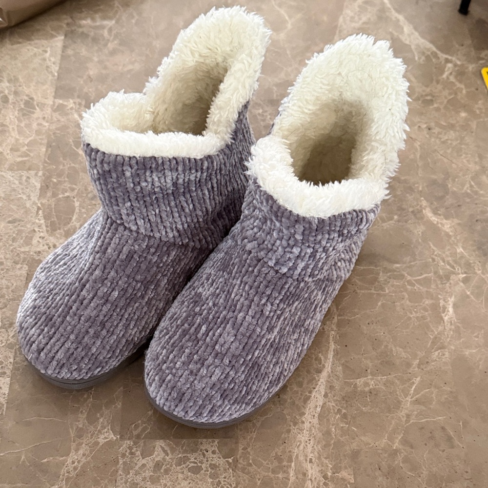 Cozy Gray Slipper Boots with Cream Lining